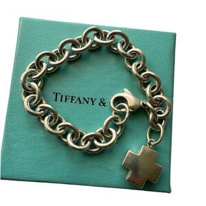 Tiffany & Co. 925 Silver 7.50in-19,5cm Cross Tag Charm Bracelet